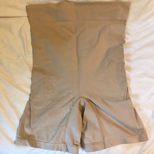 22/24 Cacique Slimming High Waisted Shapewear